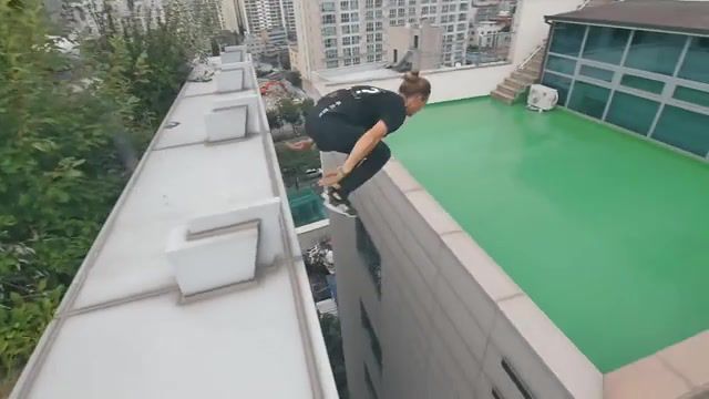 Rooftop Parkour in Korea