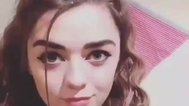 Funny loop smile - Video & GIFs | mashup,yes or no,yes and no,duna tv,sz'eps'egverseny,rog'an cili,rog'an cec'ilia,cili,misfits,blink 182 all the small things,maisie williams,cosplay,kitty,hot mashup,hot,teen,cute babe,arya stark,got