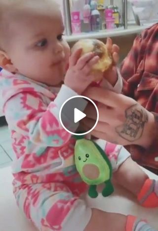 Baby's reaction to first ice-cream cone goes viral