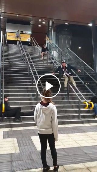 Handrail slide fail