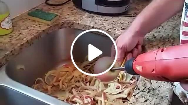 When Men Go To The Kitchen - Video & GIFs | funny, funny gifs, apple, kitchen