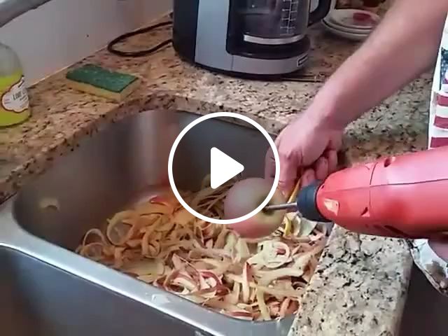 When Men Go To The Kitchen - Video & GIFs | funny, funny gifs, apple, kitchen