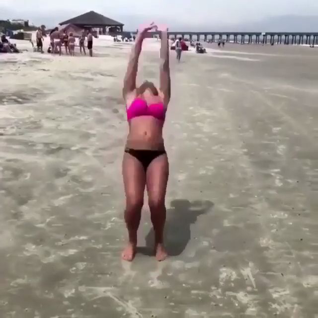 Girl Doing Backflips On Beach - Video & GIFs | funny,backflip on beach,funny fails