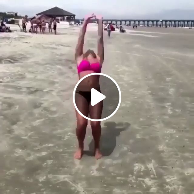 Girl Doing Backflips On Beach - Video & GIFs | funny, backflip on beach, funny fails