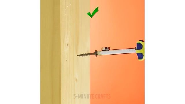 How to keep a screw on the screwdriver, screw, drill, funny, tips, magnet, wood, screwdriver.