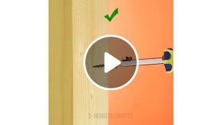 How to keep a screw on the screwdriver