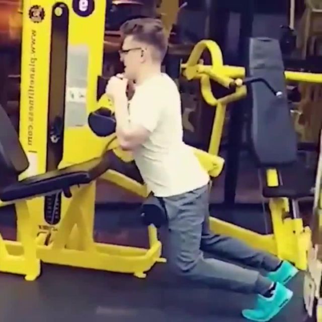 You touch my memes - Video & GIFs | sport memes,gym memes,gym idiots memes,gym idiot memes,funny sport memes,funny gym fails memes,gym fail memes,tralala memes,you touch my tralala memes,ohh you touch my tralala memes,gym song memes,mashup