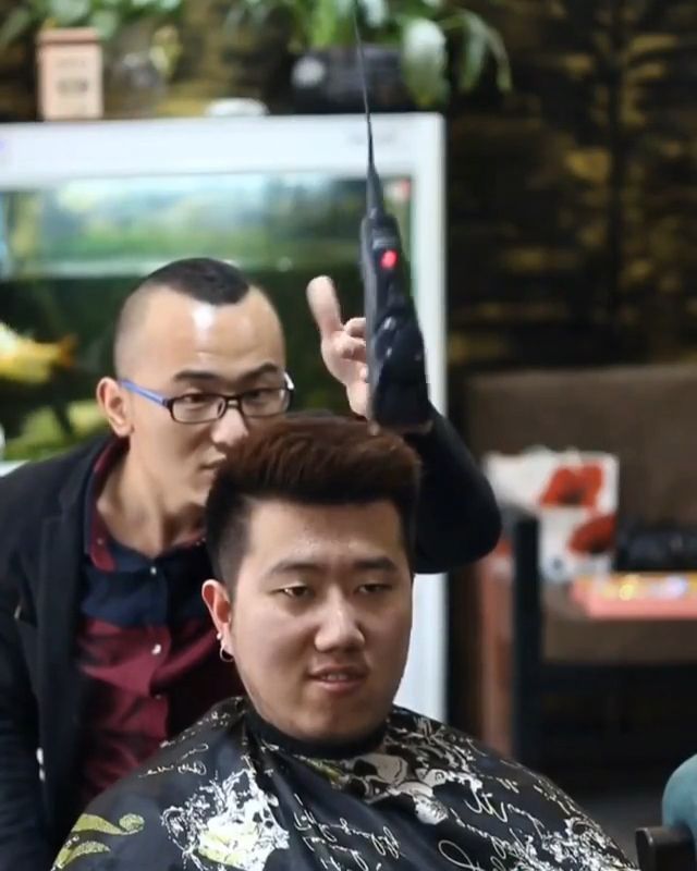 The delicate art of cutting hair, art, hair, funny.