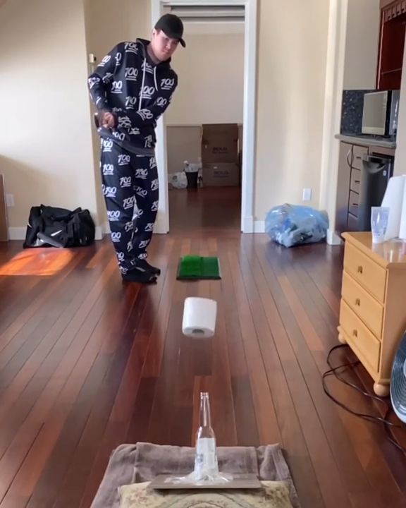 Fun Thing To Do At Home With Toilet Paper And Golf. Funny. Golf. Toilet Paper.