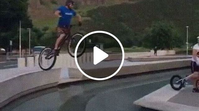 Unbelievable Jump - Video & GIFs | bike, performance, talent, funny, awesome
