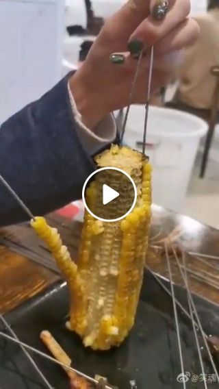 Eating corn on the cob without any mess