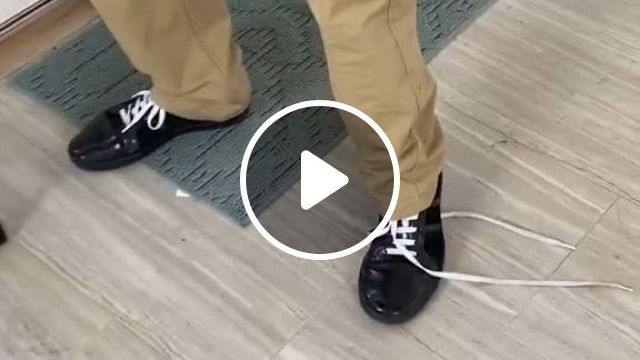 tying shoes without hands