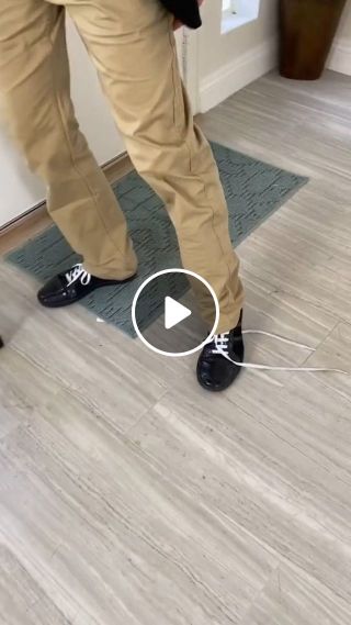 Tying shoelace without hands