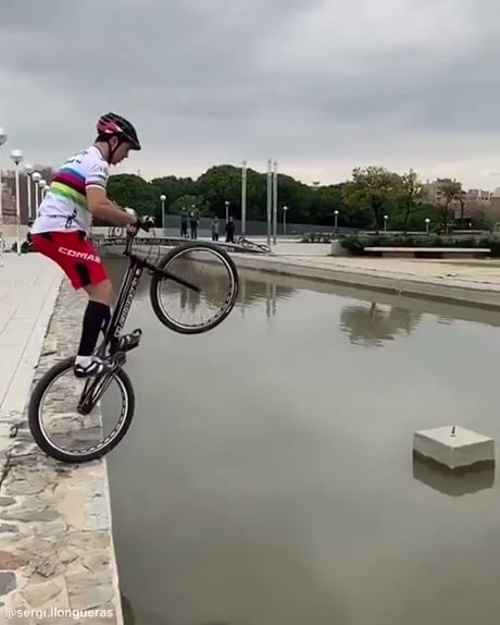 Jaw dropping performance, road bicycle, bike, funny, level.