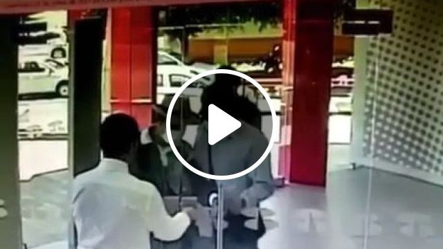 How To End A Bank Robbery In 1 Minute - Video & GIFs | robbery, funny, bank, smart, security, glass door, lock, money